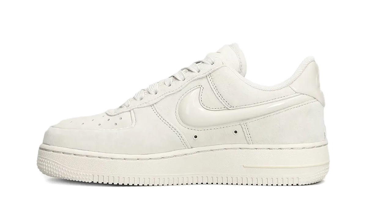 Air Force 1 Low '07 WMNS "Light Orewood Brown" HV4406 001