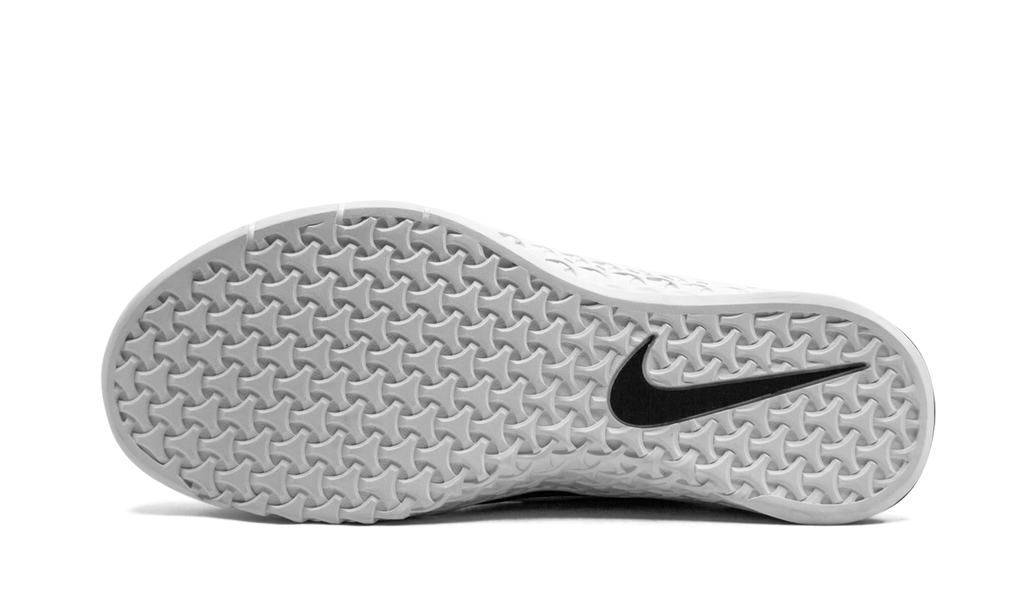 Metcon 4 "BLACK / WHITE" BV1636 001