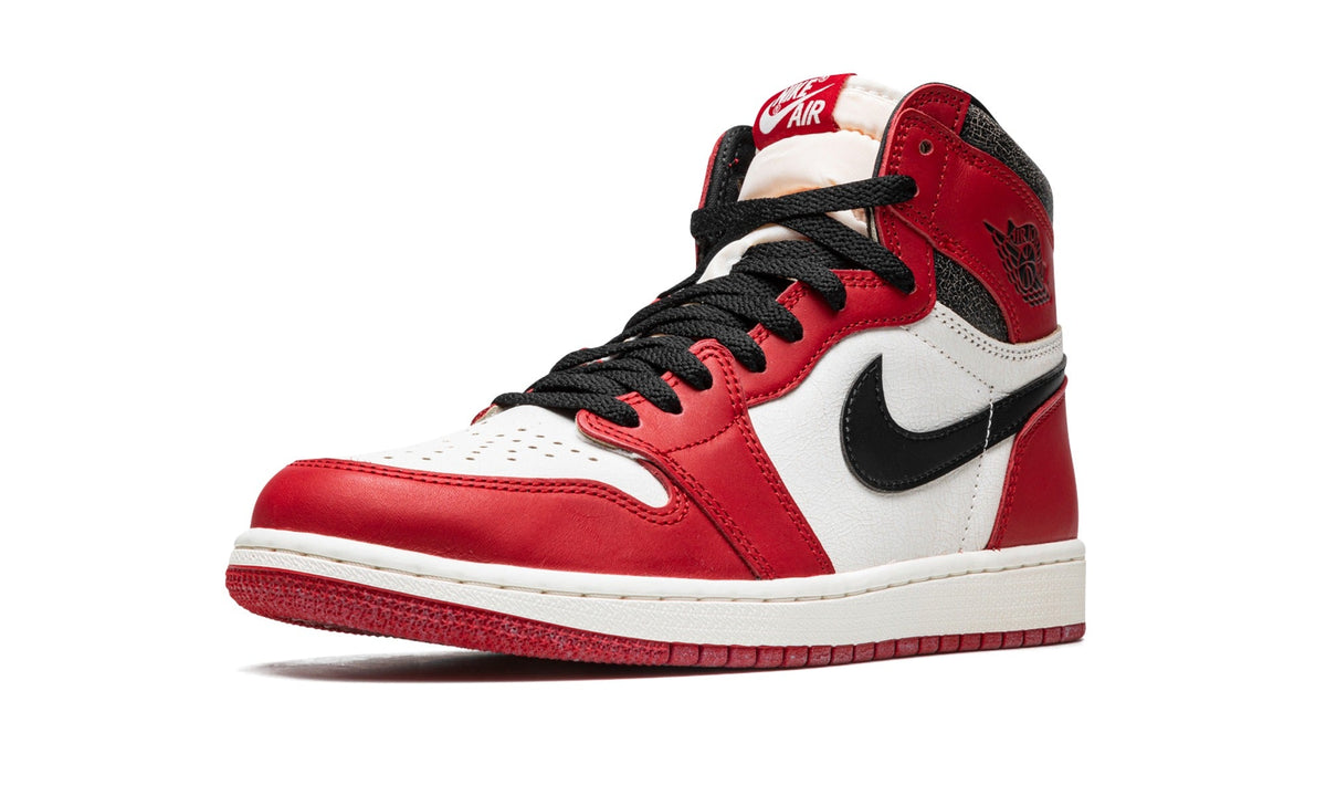 Air Jordan 1 Retro High OG Sneakers - Red/White/Black with Vintage-Style Details