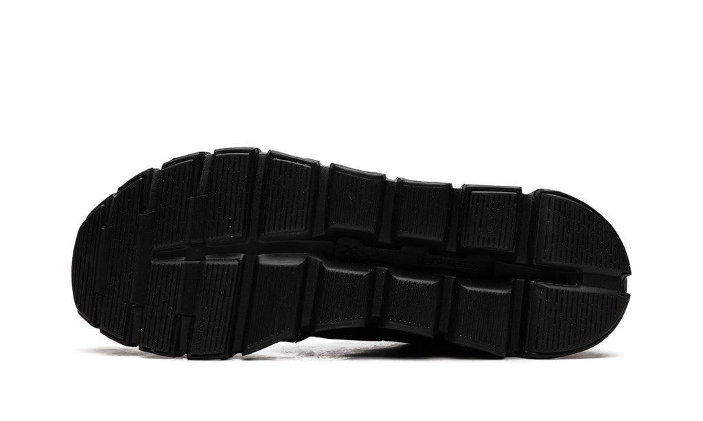 On Cloud 6 Sneakers in Triple Black