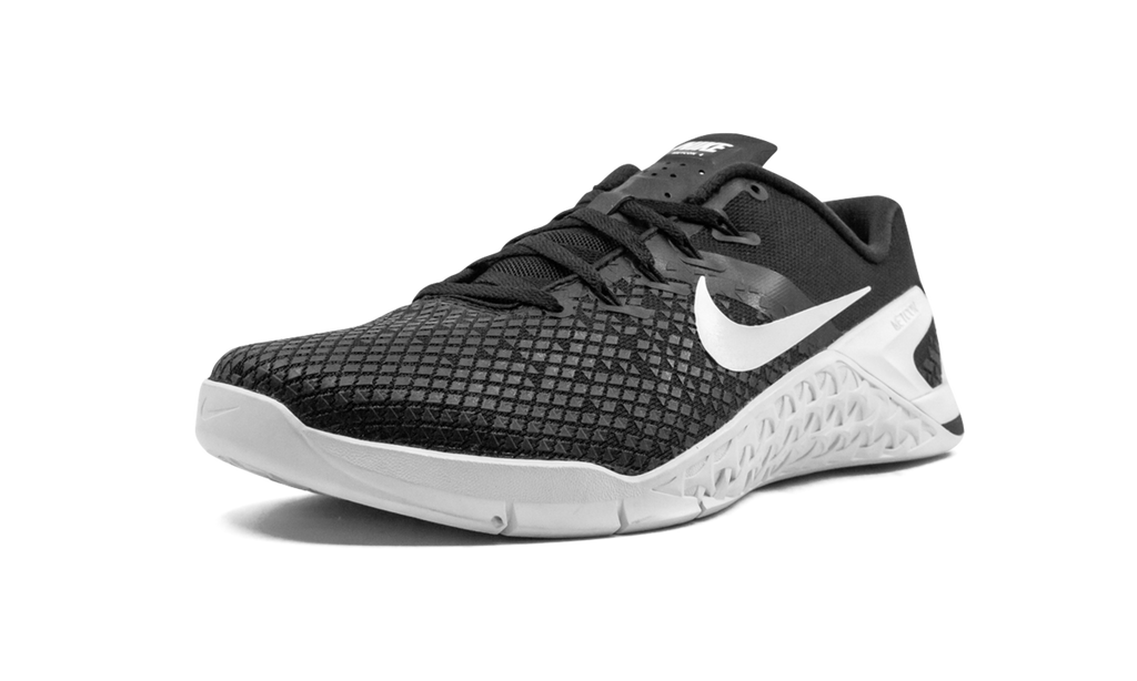 Metcon 4 "BLACK / WHITE" BV1636 001