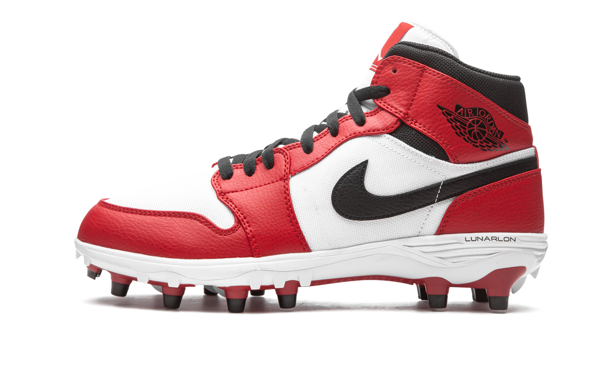 Jordan 1 TD Mid Cleat "Chicago" AR5604 106