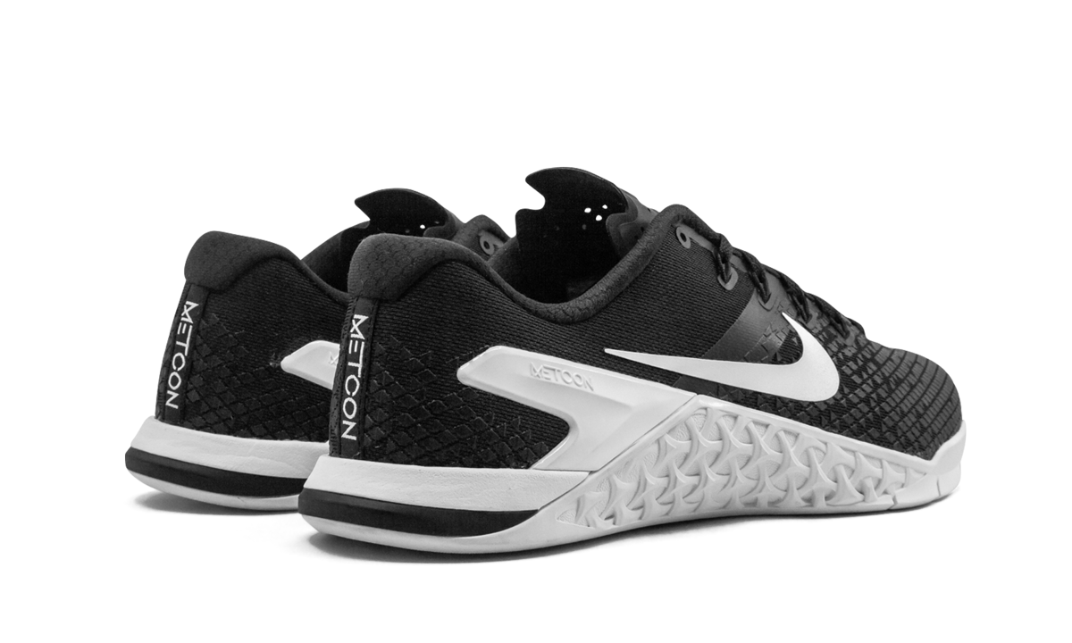 Metcon 4 "BLACK / WHITE" BV1636 001