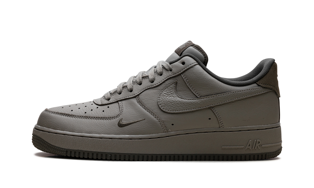 Air Force 1 Low '07 LV8 "Light Army Cargo Khaki" HM9483 300