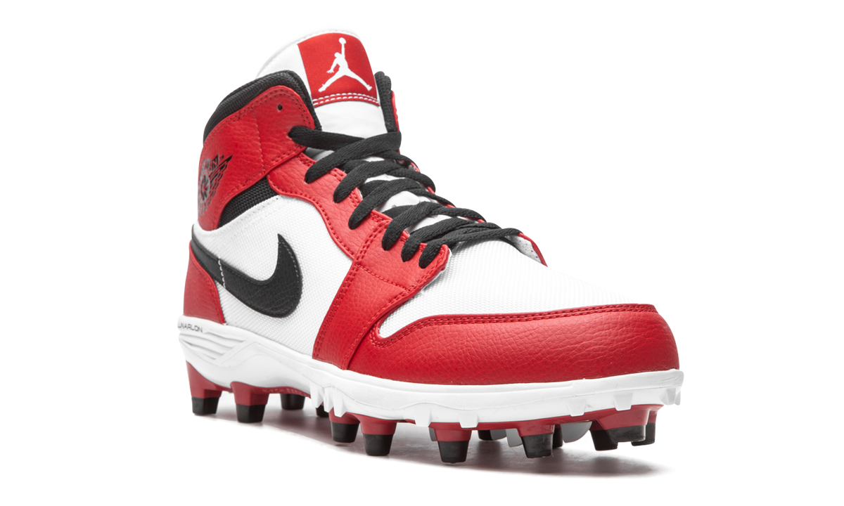 Jordan 1 TD Mid Cleat "Chicago" AR5604 106