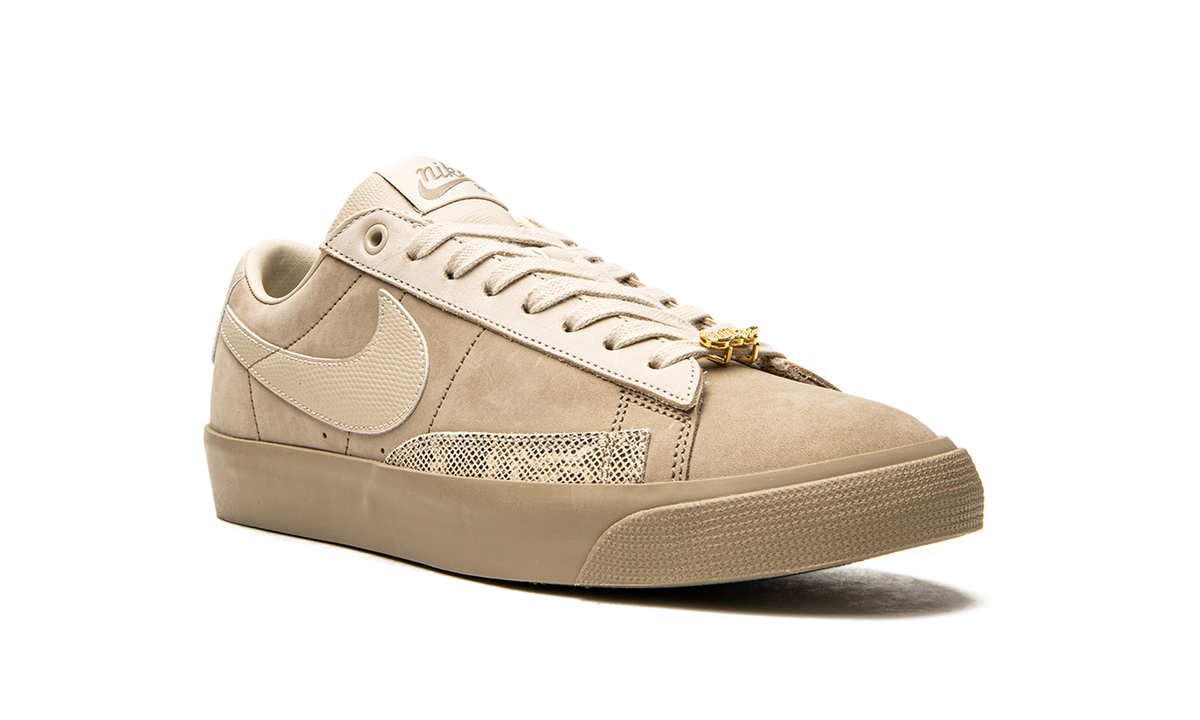 SB Blazer Low "FPAR - Tan" DN3754 200