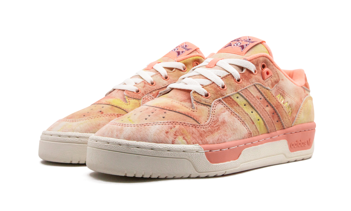 Rivalry Low "Social Status - Kings Peach" EE6384