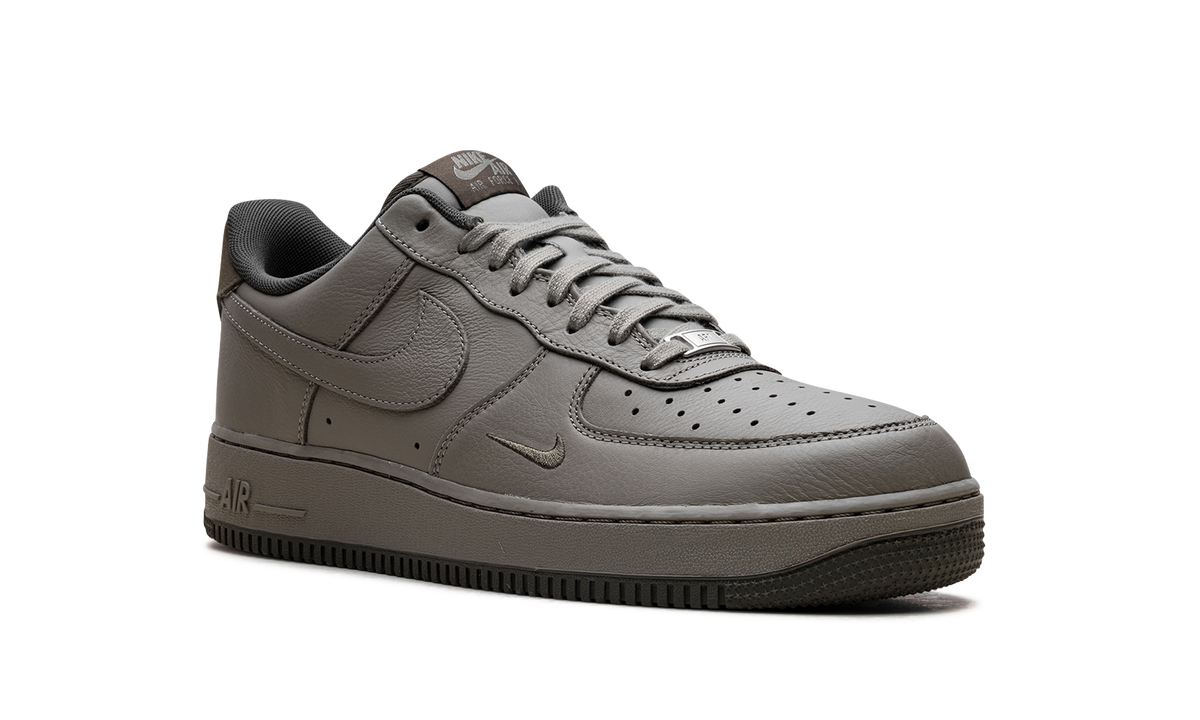 Air Force 1 Low '07 LV8 "Light Army Cargo Khaki" HM9483 300