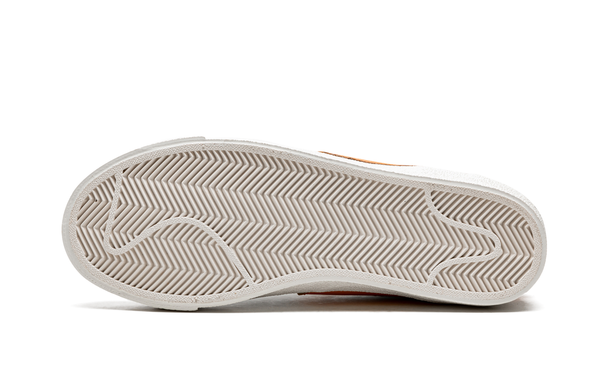Blazer Low 77 Jumbo "White Alpha Orange Sail" DN2158 100