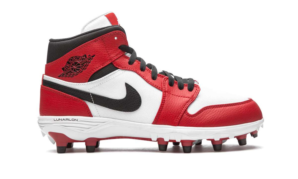 Jordan 1 TD Mid Cleat "Chicago" AR5604 106