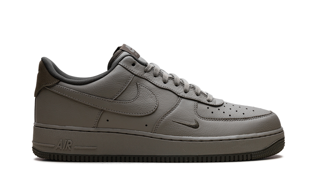 Air Force 1 Low '07 LV8 "Light Army Cargo Khaki" HM9483 300